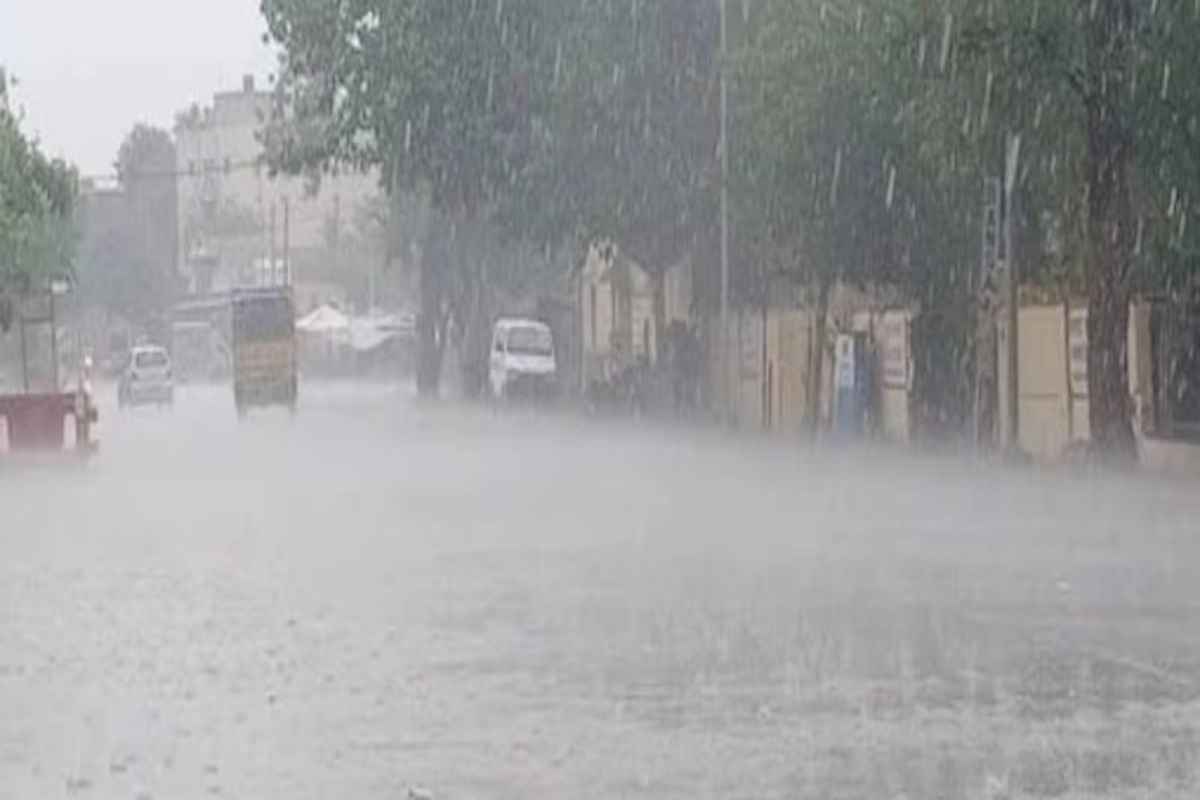 Noida Storm And Rain: बदलता मौसम बना काल, तेज आंधी और बारिश से दो वर्षीय मासूम समेत तीन की मौत, मची चीख-पुकार