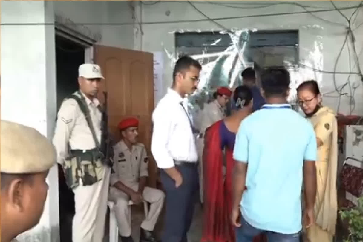Assam Panchayat Election 2025: कड़ी सुरक्षा के बीच शुरू हुई असम पंचायत चुनाव की मतगणना, अधिकारियों ने कहा – कल तक चल सकती है वोटों की गिनती