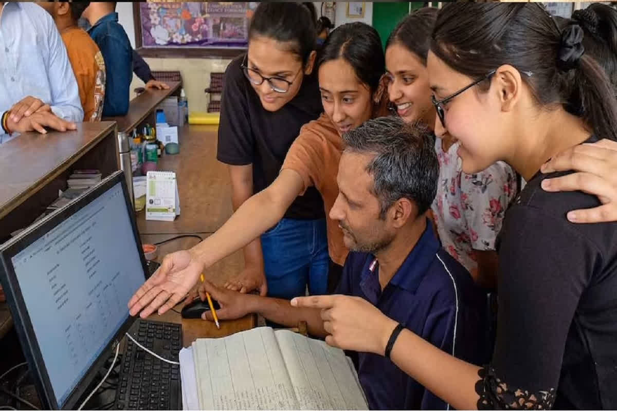 RBSE Class 8th Result 2025 Live Update: कुछ ही देर में जारी होगा आठवीं बोर्ड का रिजल्ट, स्टूडेंट्स यहां देख सकेंगे अपने परिणाम
