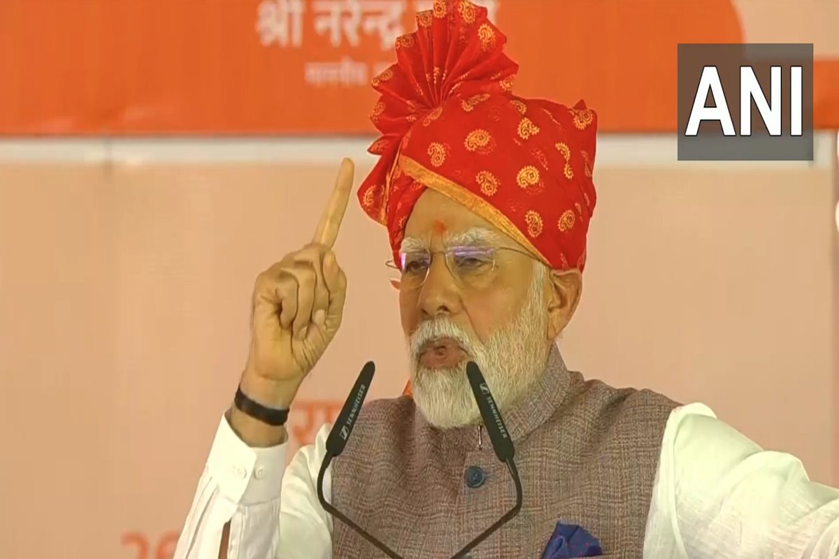 PM Modi Speech In Bikaner: “दुनिया ने देख लिया जब सिंदूर बारूद बन जाए, तो मिट्टी में मिल जाते हैं मिटाने वाले” PM मोदी का पाकिस्तान पर करारा प्रहार