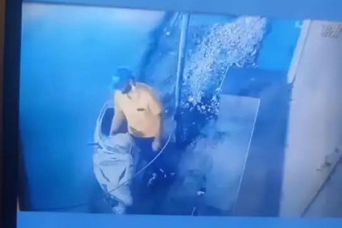 Video: स्कूटी में चाबी लगाते ही युवक ने तोड़ा दम, मौत का CCTV फुटेज आया सामने