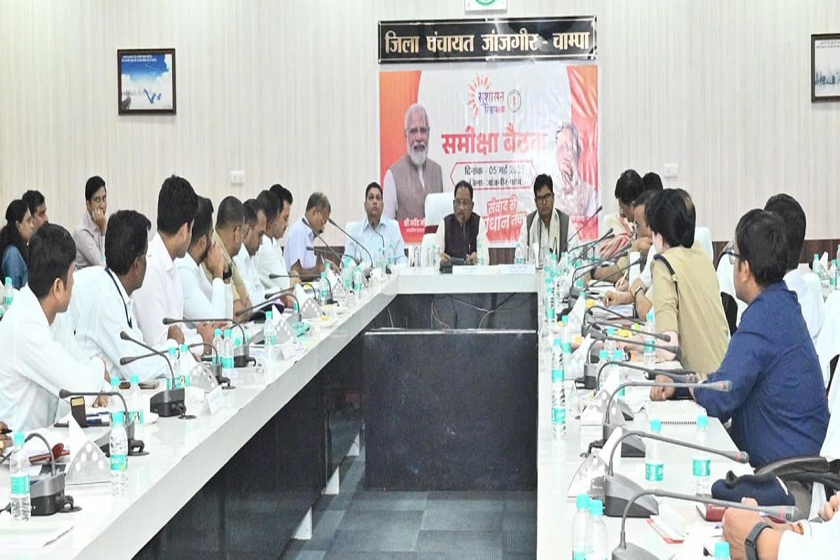 CG News: स्वीकृत सड़कों की मंजूरी में हो रही देरी पर भड़के सीएम साय, कहा- कामों में लापरवाही के लिए कलेक्टर व एसपी होंगे जिम्मेदार