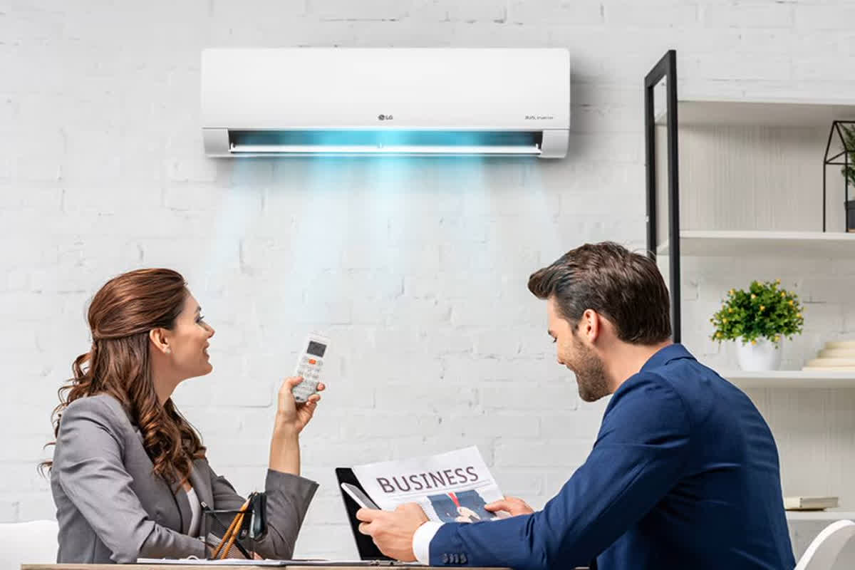 JioMart AC Offer: गर्मियों में मुंह के बल गिरे एसी के दाम! जियोमार्ट पर मिल रही शानदार डील्स, इन नए एयर कंडीशनर पर मिलेगी 54% छूट
