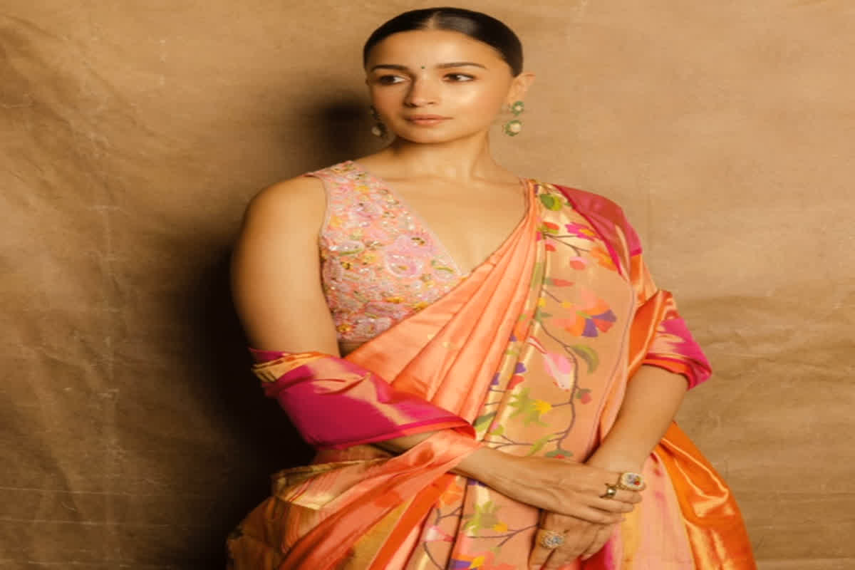 Alia Bhatt Traditional Look: ट्रेडिशनल लुक में बला की खूबसूरत लगी आलिया भट्ट, सोशल मीडिया में शेयर की तस्वीरें