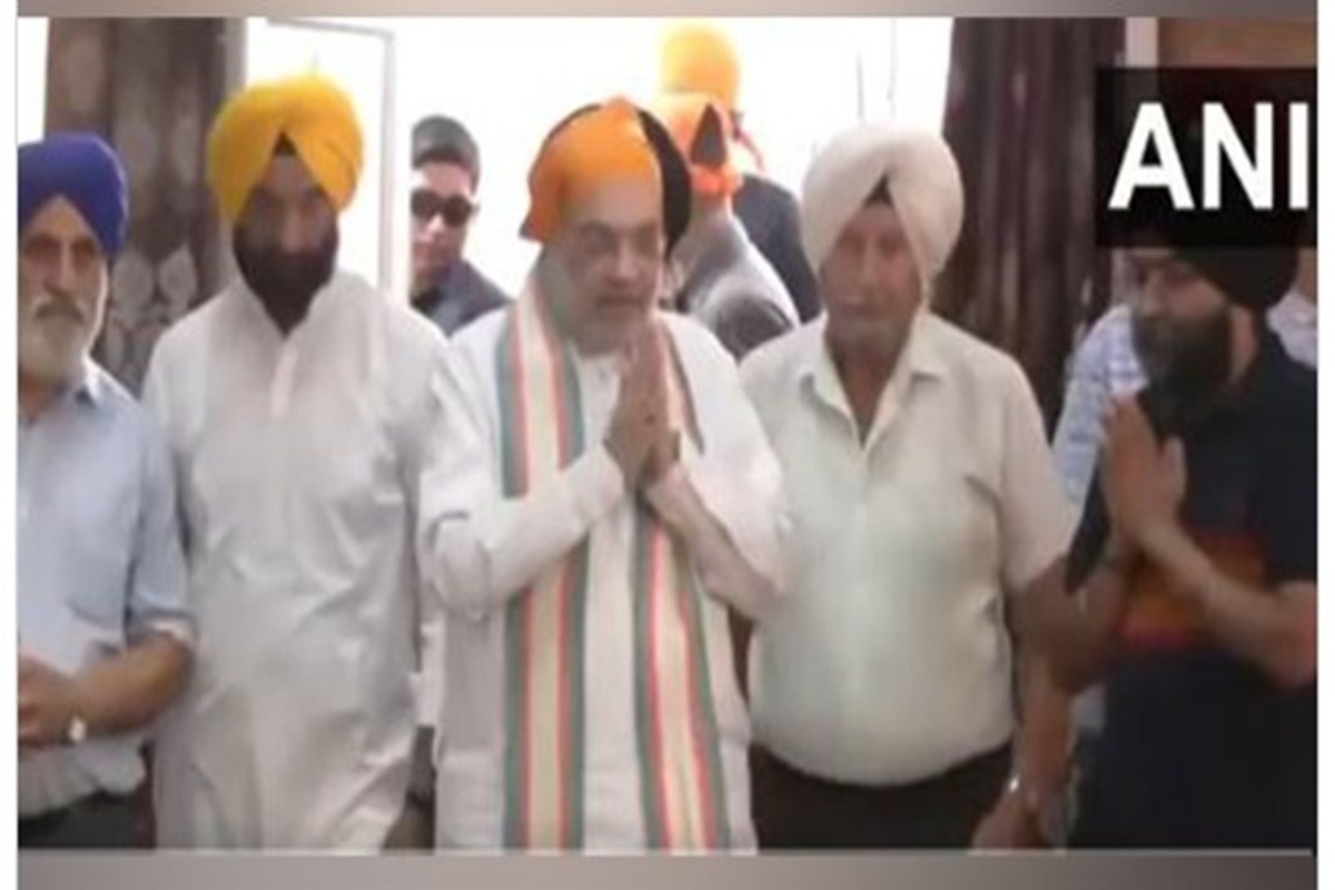 पाक गोलाबारी से प्रभावित परिवारों को मिली सरकारी नौकरी, अमित शाह ने अपने हाथ से बांटे नियुक्ति पत्र