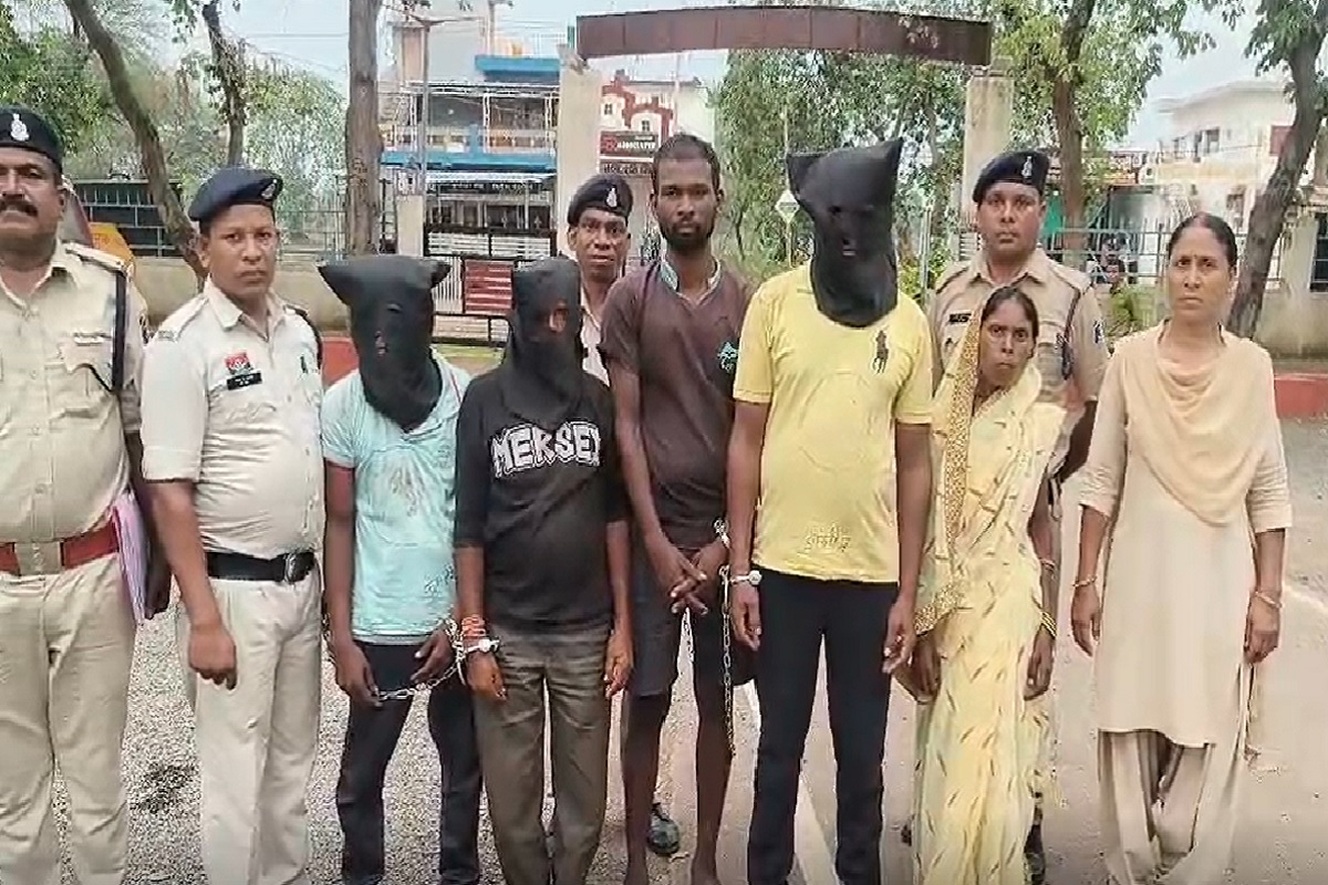 Balod Crime News: पुलिस ने सुलझाई बैगा की हत्या की गुत्थी, पांच आरोपियों को गिरफ्तार, वजह है हैरान करने वाली