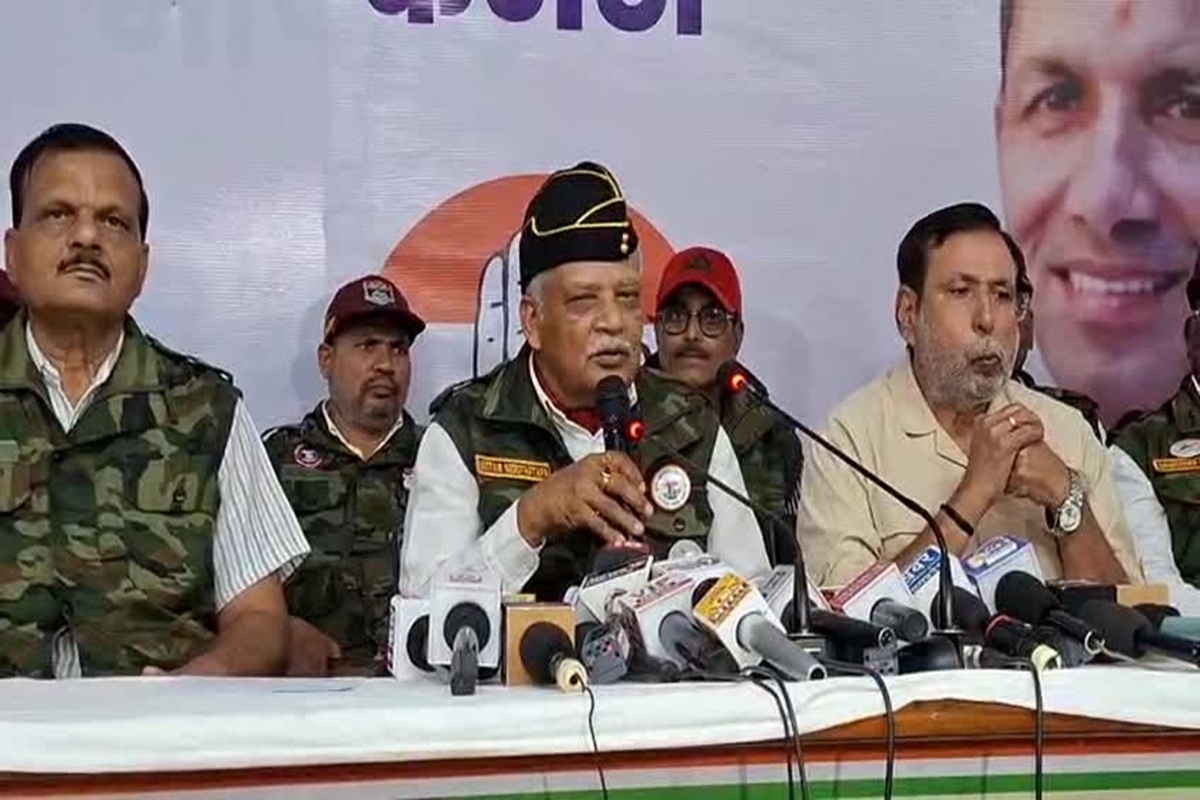 Bhopal News: मंत्री शाह के विवादित बयान पर पूर्व सैनिकों ने जताया विरोध, कहा- ‘बर्दाश्त नहीं करेंगे सेना का अपमान’ दी ये चेतावनी