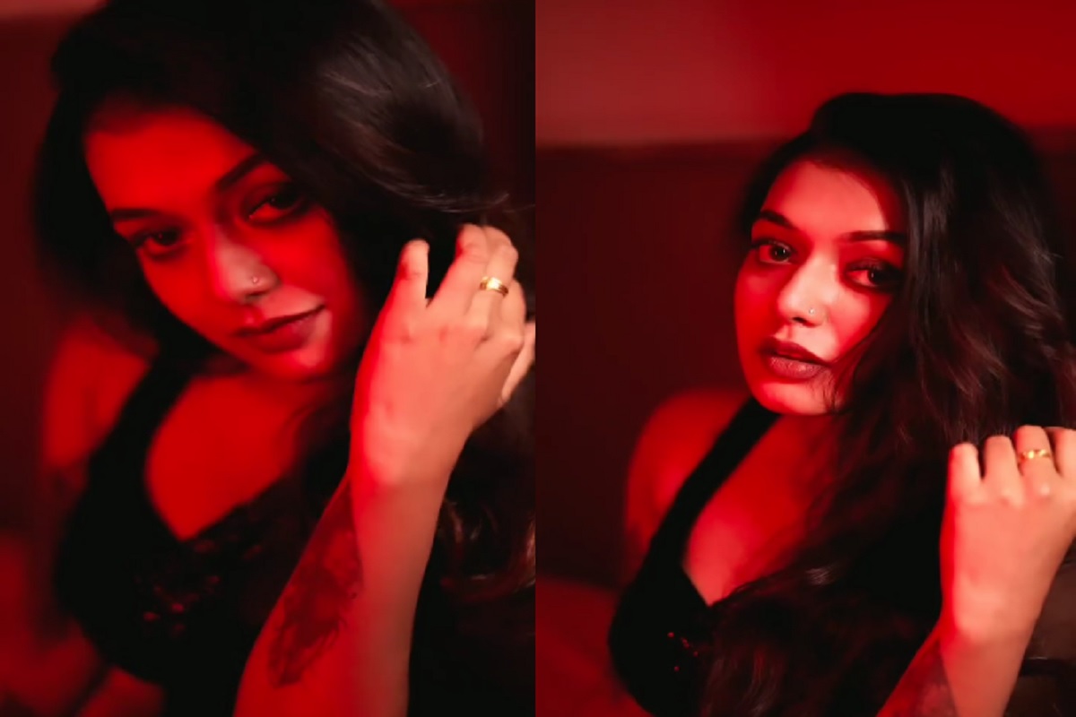 Desi Bhabhi Dance Video: सोशल मीडिया पर छाया देसी भाभी का खुमार, अलग-अलग पोज में दिखाया हॉट अवतार, अब हुआ वायरल