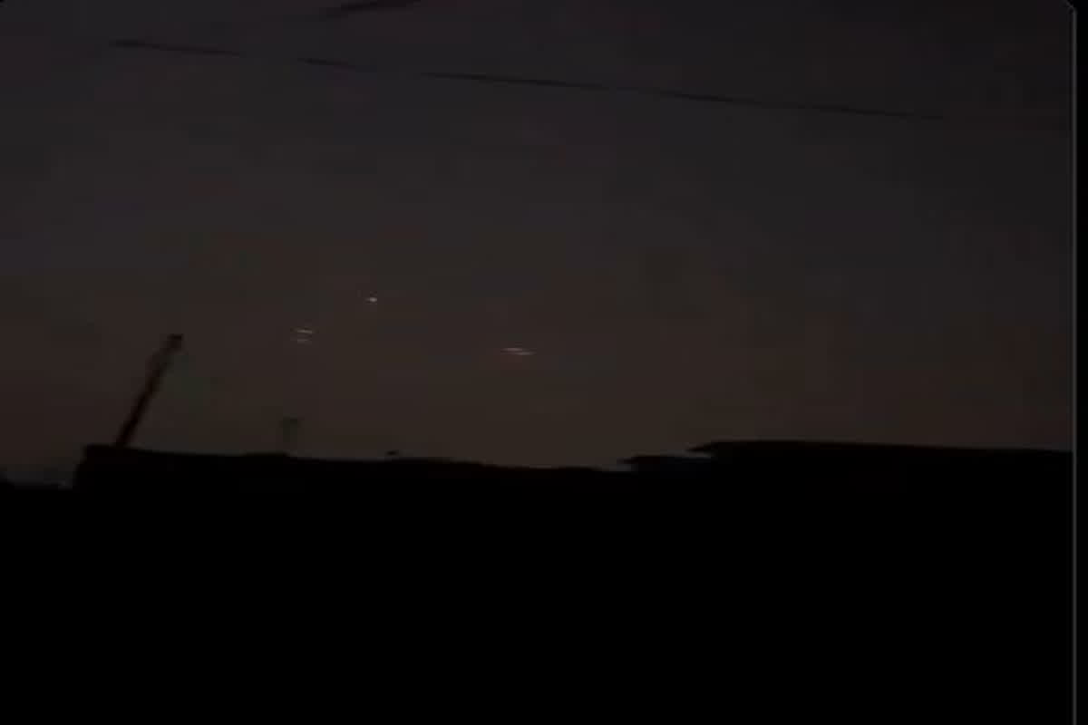 Drone attack: पाकिस्तान का भारत पर बड़ा हमला, एक साथ जम्मू कश्मीर से लेकर राजस्थान तक अटैक, देखें भारी बमबारी के वीडियो