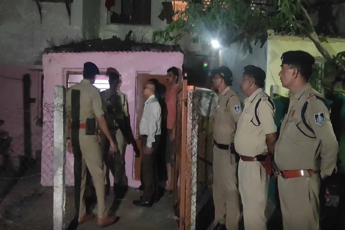Police Constable Suicide News: पुलिस कांस्टेबल ने की आत्महत्या, सरकारी क्वार्टर में फंदे से लटका मिला शव