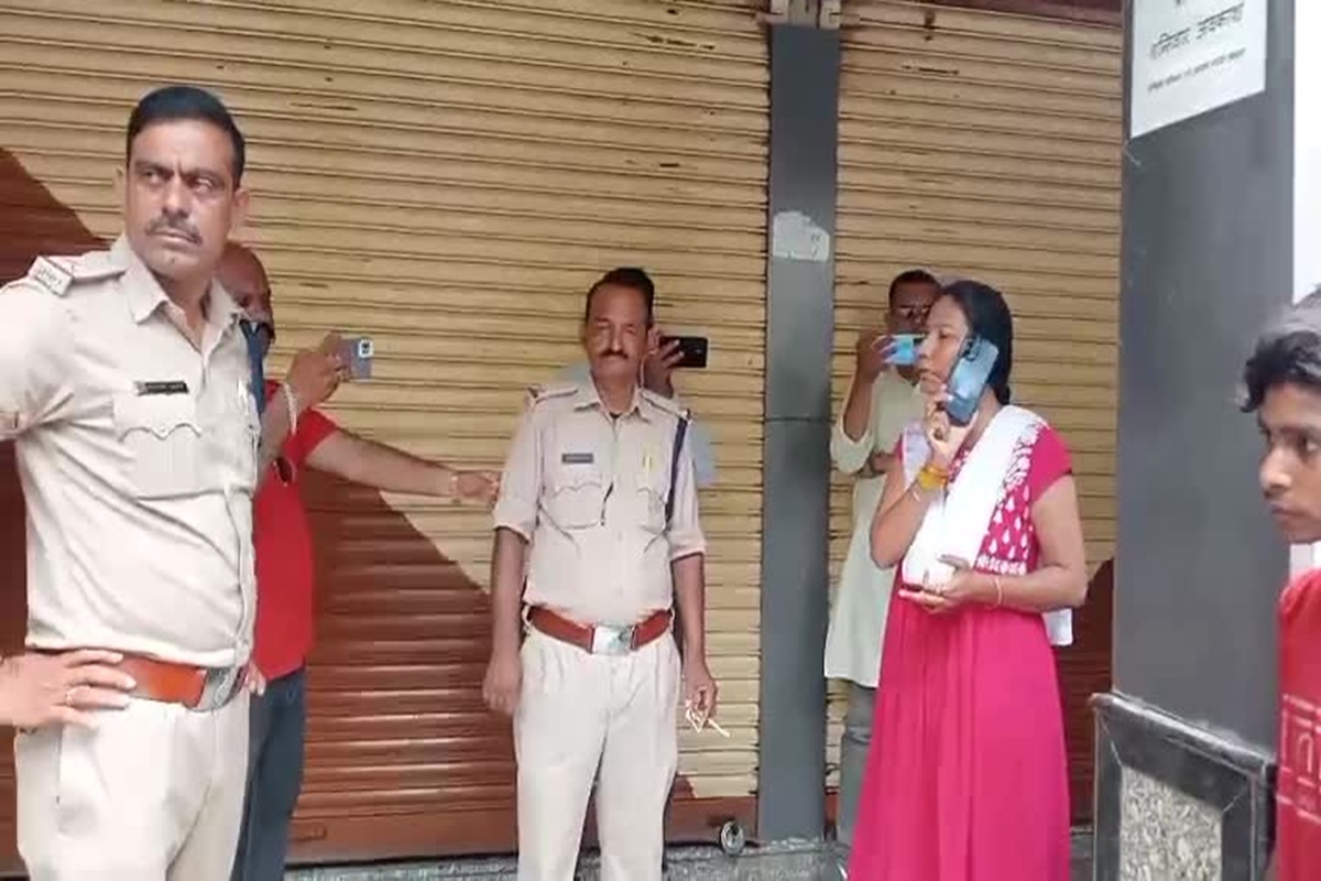 Jhabua News: किलर टैबलेट…मांगी थी दर्द की दवा दे दी सल्फास की गोली, महिला की मौत से मचा बवाल