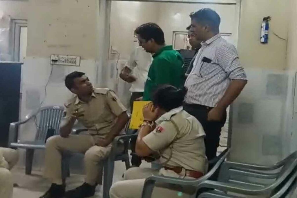 Income Tax Raid/ Image Credit: IBC24