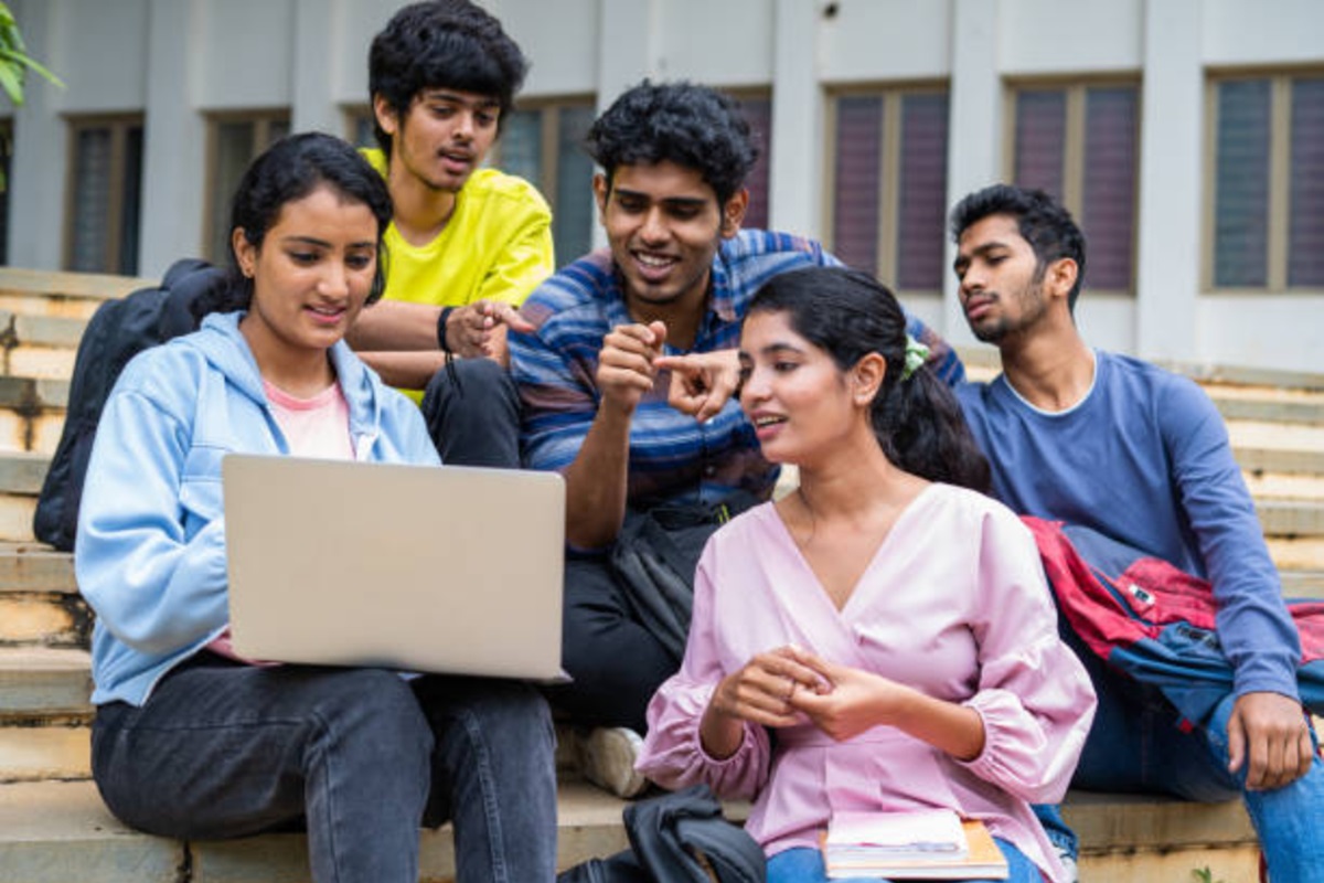 Jiwaji University News: खतरे में छात्रों का भविष्य..! 35 से ज्यादा महाविद्यालयों में बंद होंगे कई कोर्स, इस वजह से लिया बड़ा फैसला