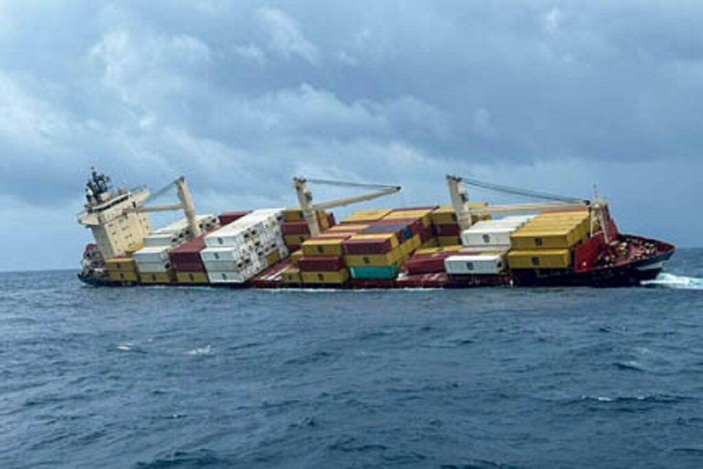Liberian Ship Sinks. Image Source- IBC24 Archive