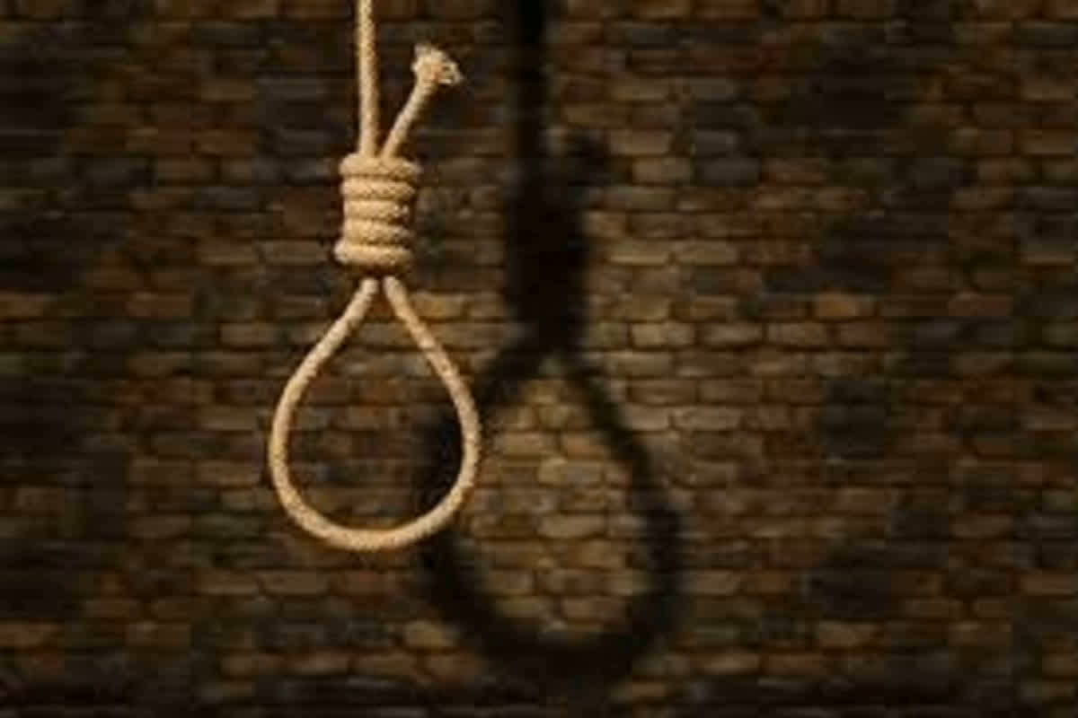 Bhiwandi Suicide News: महिला ने तीन बेटियों के साथ की आत्महत्या, फांसी के फंदे पर लटके मिले चारों के शव, इलाके में दहशत का माहौल