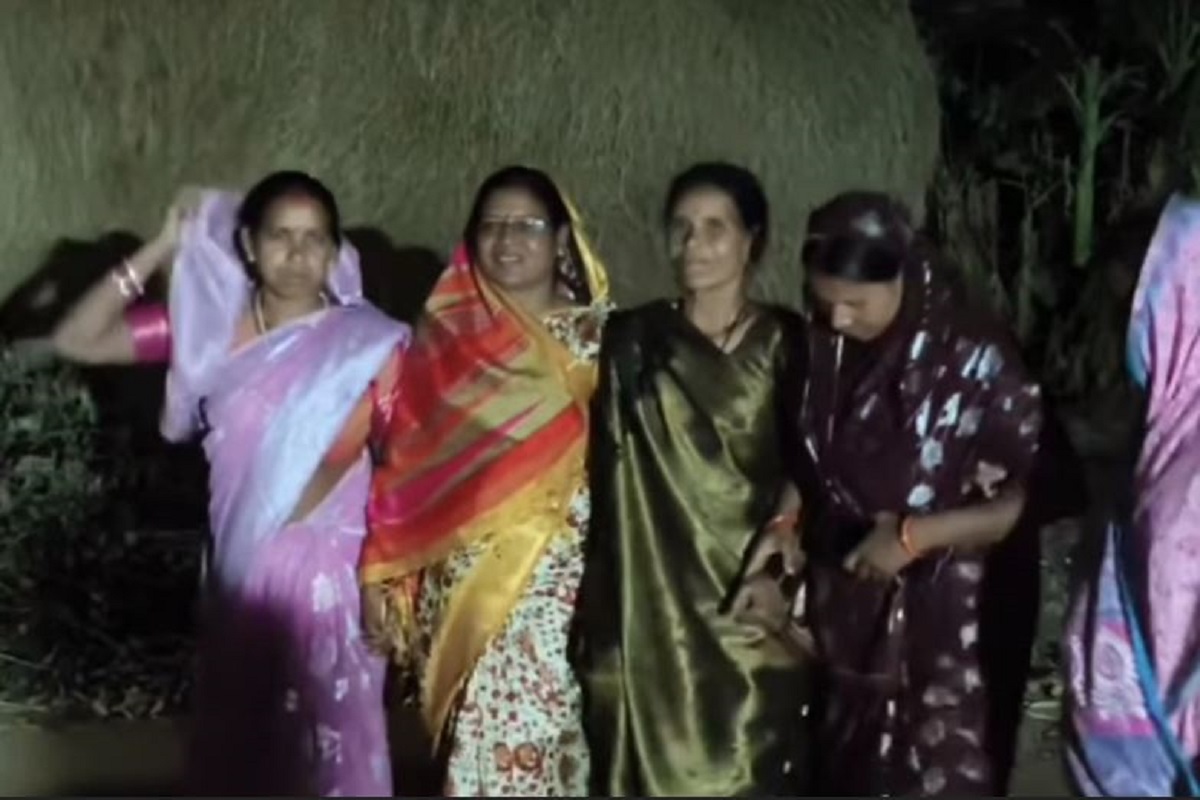viral video: कार्यकर्ता की बेटी की शादी में जमकर नाचीं सामरी विधायक उद्धेश्वरी पैकरा, वीडियो वायरल