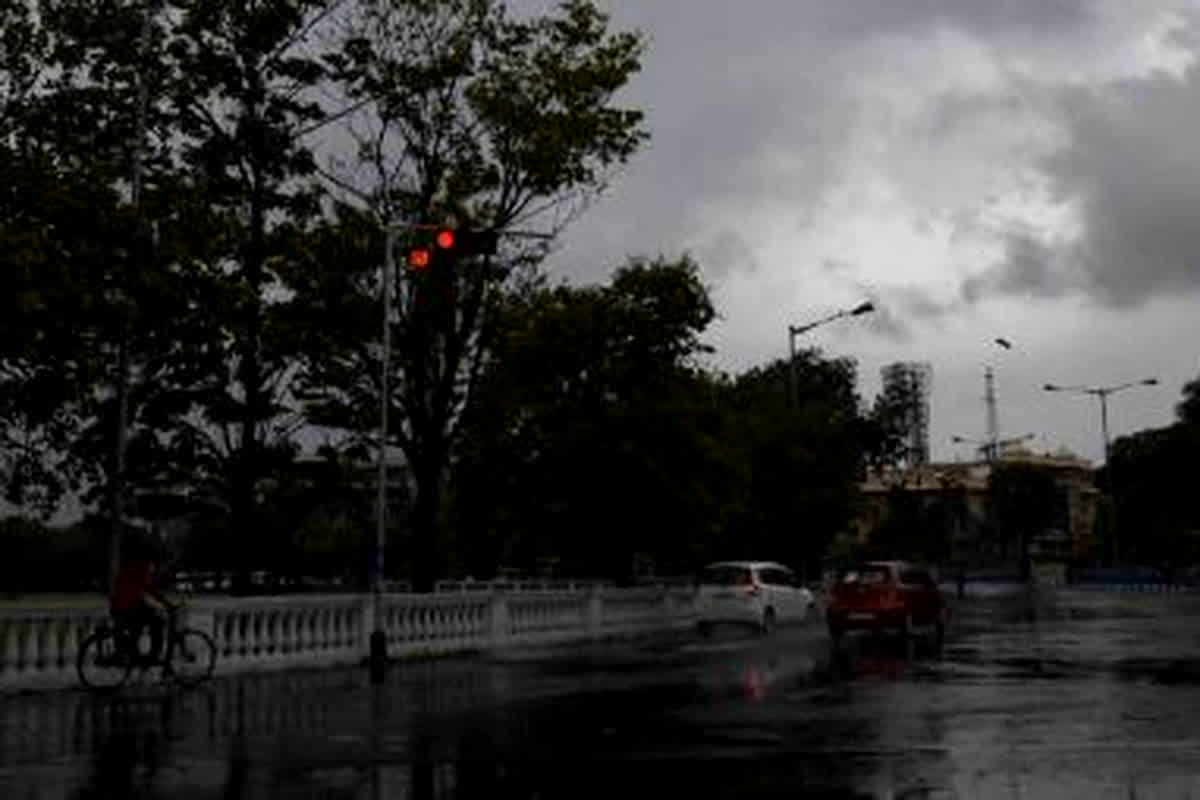 MP Weather Update: प्रदेशवासियों को भीषण गर्मी से मिलेगी राहत, तापमान में हुई गिरावट, तेज हवाओं के साथ होगी रिमझिम बारिश