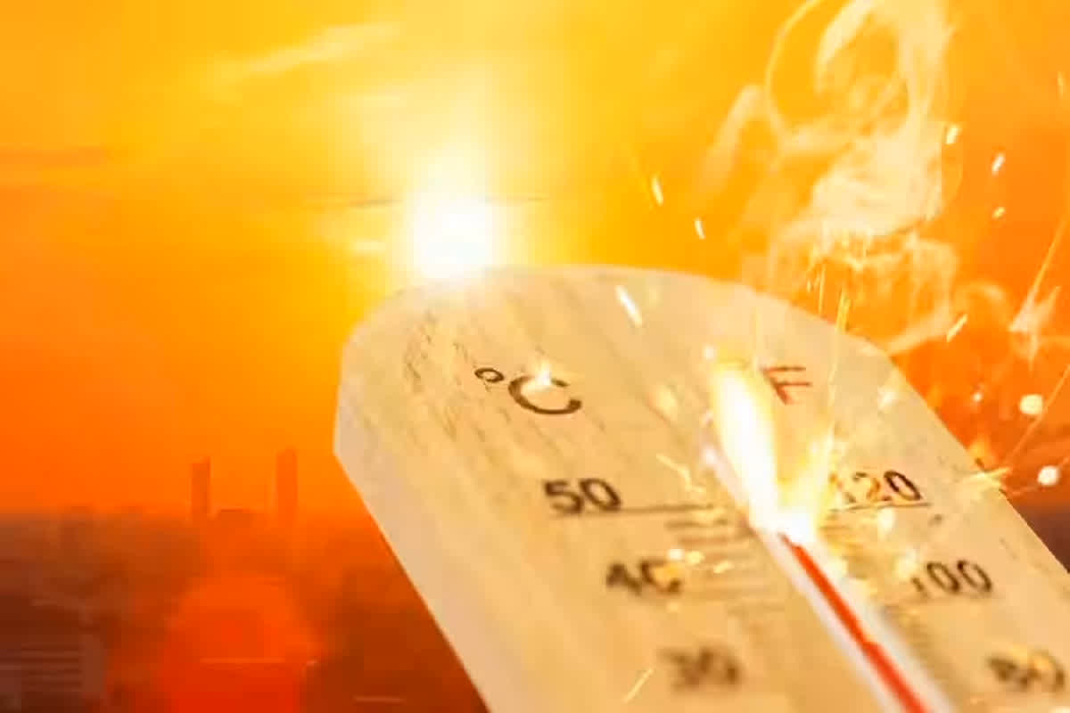 Aaj ka Mausam: राजधानी में मौसम ने मारी पलटी.. आज से उमस के साथ तापमान में होगी बढ़ोतरी, जानें आने वाले दिनों के मौसम का हाल