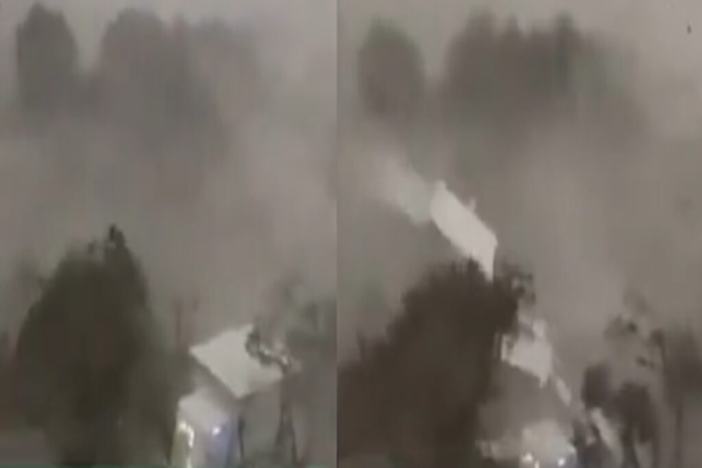 Storm In Noida/ Image Credit: IBC24 File
