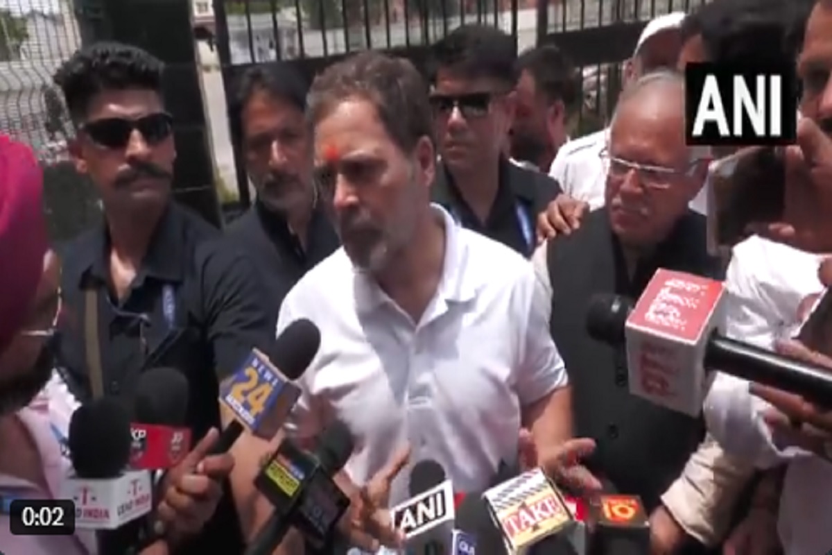 Rahul Gandhi Visit at Poonch: राहुल गांधी ने पाकिस्तानी गोलीबारी के पीड़ित परिवारों का बढ़ाया हौसला, कहा- संसद में उठाऊंगा ये मुद्दा