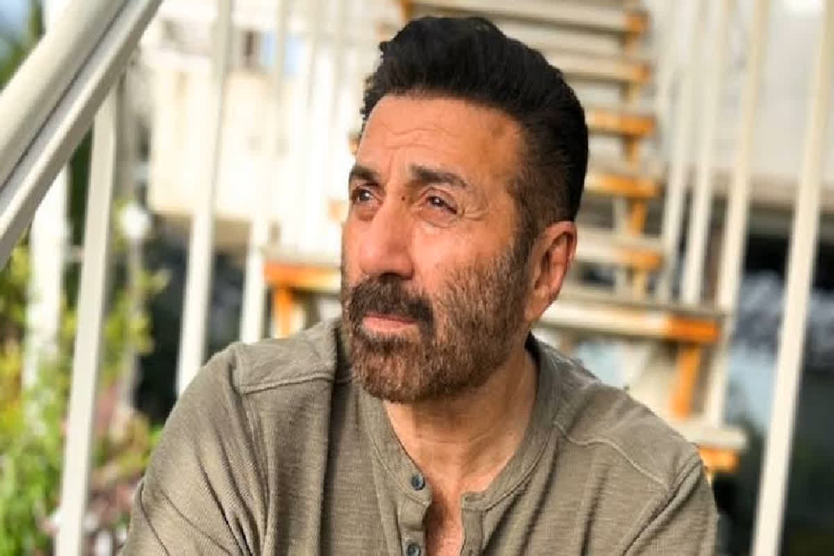 Film Lahore 1947 Update: सनी देओल ने रोकी ‘लाहौर 1947’ की शूटिंग, पहले ‘बॉर्डर 2’ करेंगे पूरी