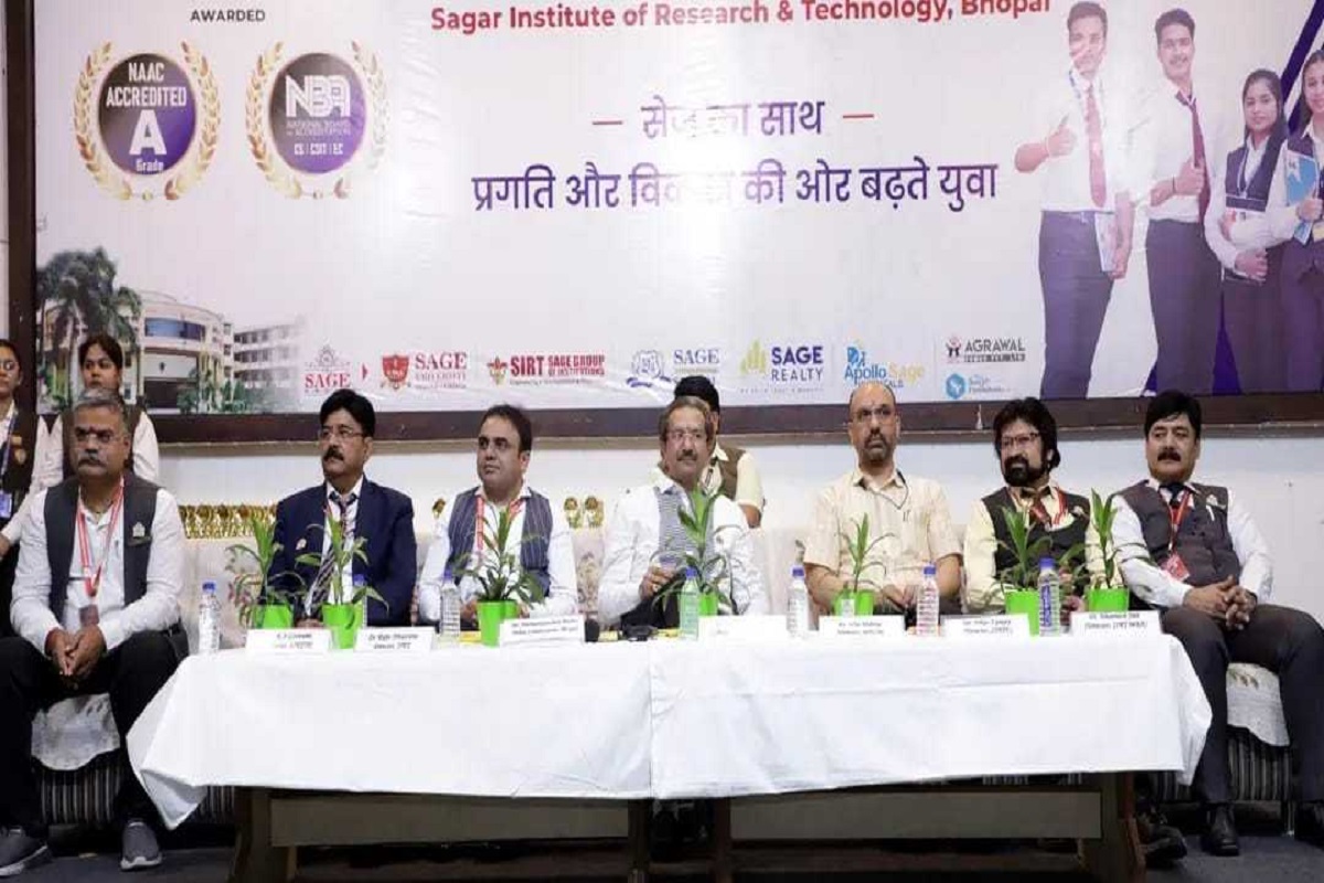 SIRT Annual Awards Ceremony: SIRT में वार्षिक सेज अवार्ड्स सेरेमनी का आयोजन, प्रतिभावान विद्यार्थियों को किया गया पुरस्कृत