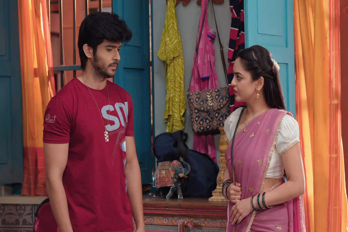 Udne Ki Aasha Written Update 05 May 2025: दिलीप पर फूटेगा सायली का गुस्सा, ब्लैकमेलर से पीछा छुड़ाने के लिए चिट्टी की मदद लेगी रोशनी