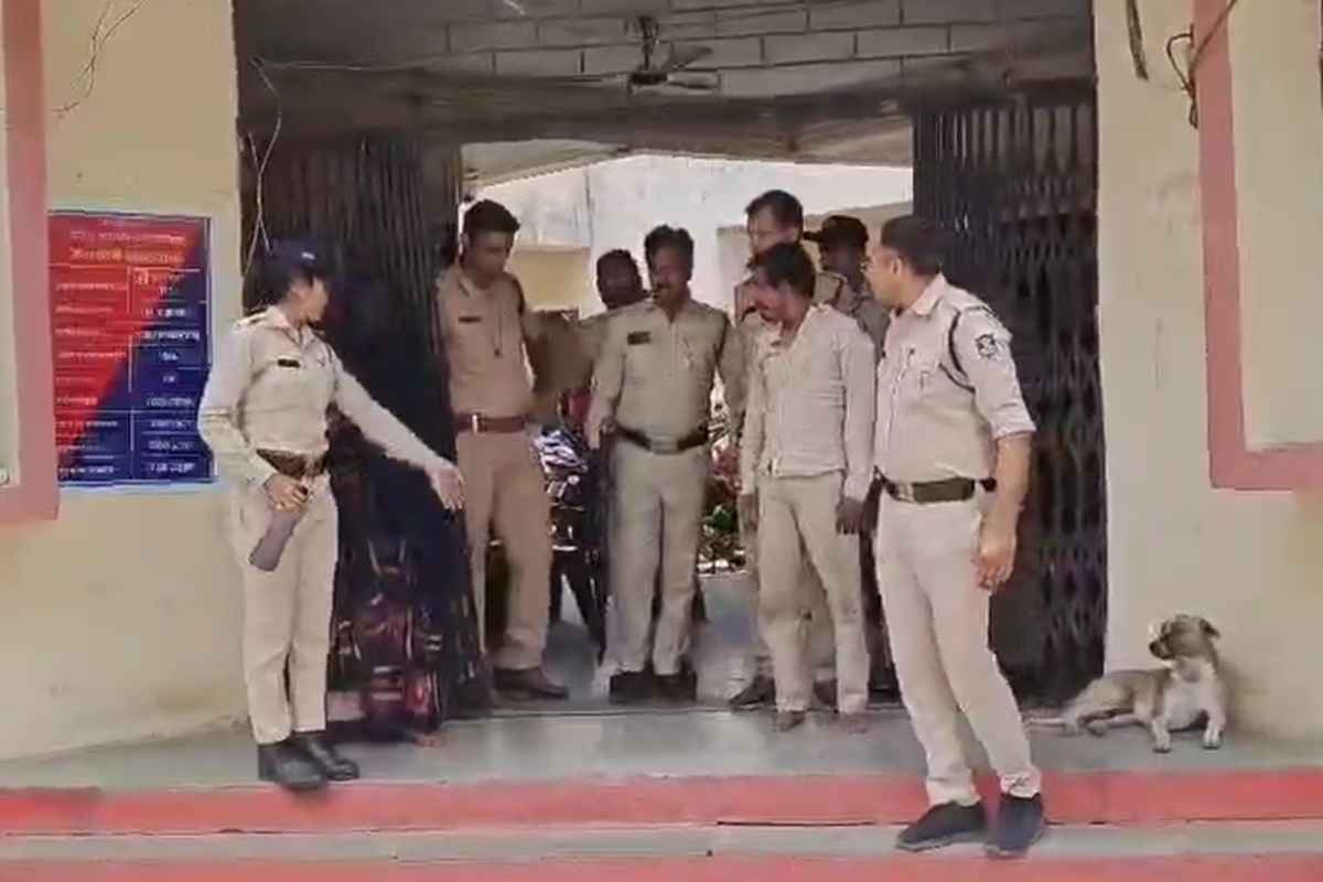 Ujjain Murder Case: नाबालिग की हत्या को लेकर बड़ा खुलासा, सौतेली मां और पिता ही निकले बेटी के हत्यारे, सामने आई हैरान कर देने वाली वजह