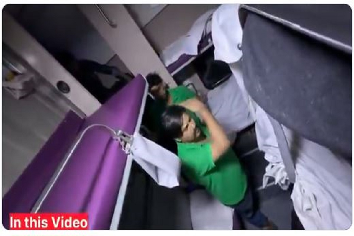 Railway passenger Video : रेलयात्री से हाथापाई का वीडियो वायरल, रेलमंत्री से 70,000 रुपये का कैमरा वापस दिलाने की गुहार लगाई