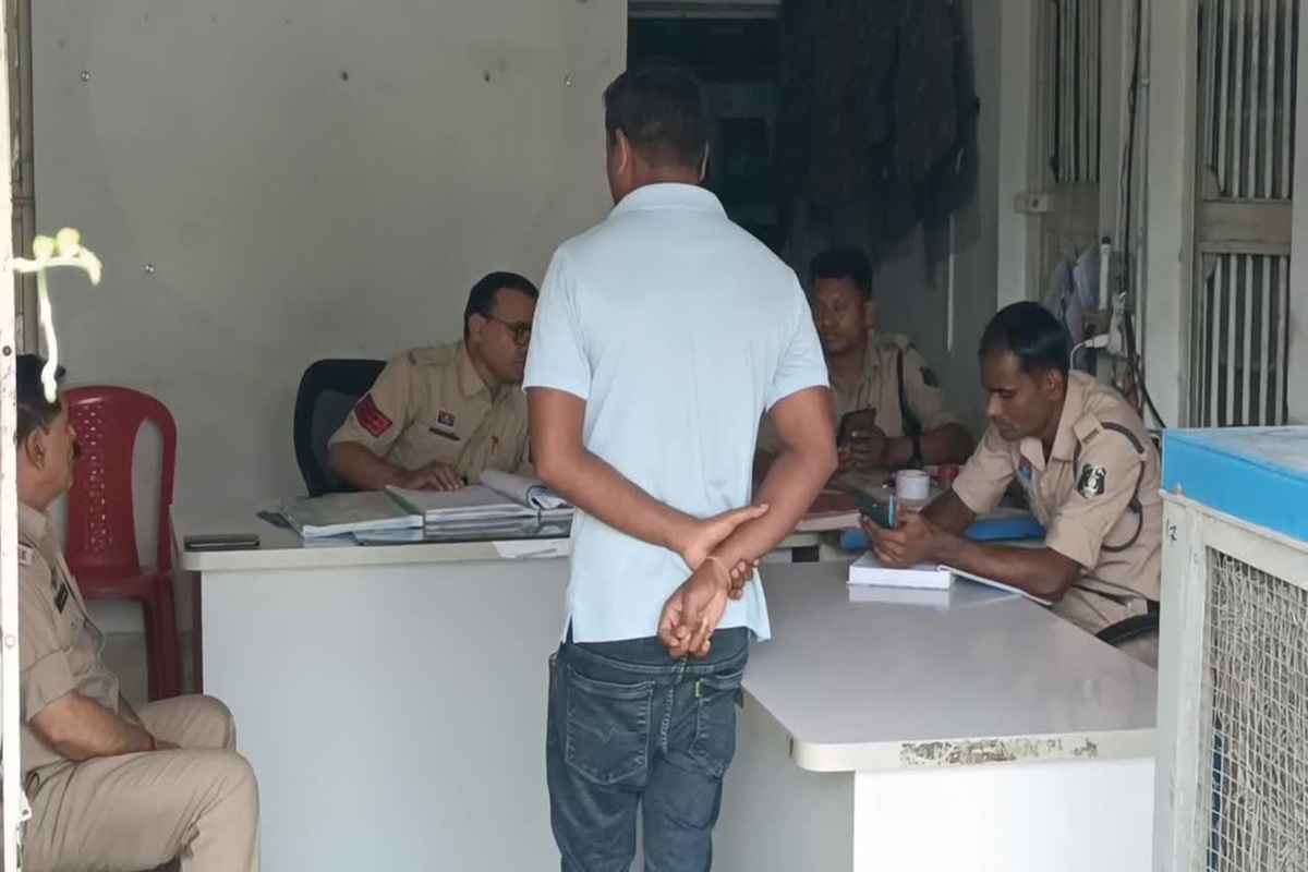 Korba Crime News: आधा दर्जन लोगों ने युवक को सरेआम पीट-पीटकर किया लहूलुहान, इस बात को लेकर हुआ था विवाद