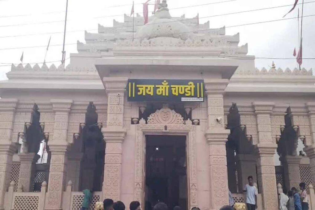 Dhamtari News: प्रसिद्ध माँ चंडी मंदिर में चोरी/Image Credit: IBC24