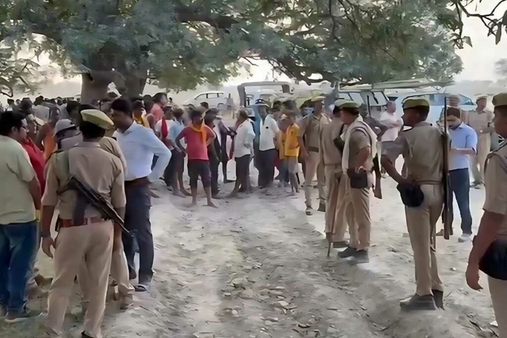 Bahraich Explosion News Today: उत्तर प्रदेश के गांव में 500 किलो विस्फोटक के साथ 50 से अधिक लोग पकड़ाए / Image Source: Screengrab