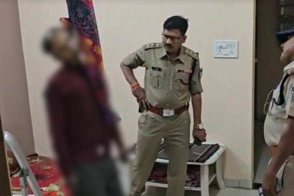 Bank Employee Committed Suicide | Image Source | IBC24