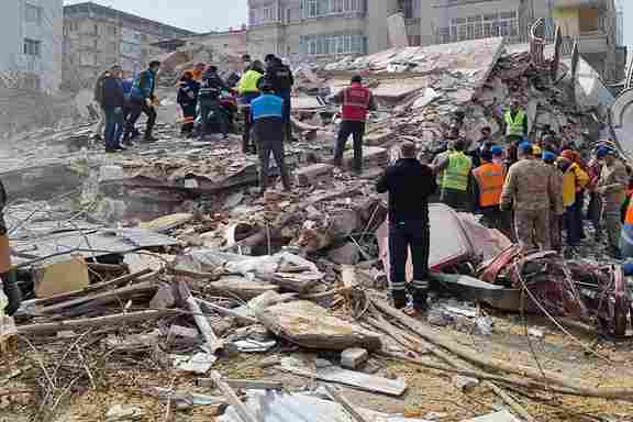 Earthquake in Turkey: जोरदार भूकंप के झटके से कांपी यहां की धरती, जान बचाने के लिए खिड़की और बालकनियों से कूदे लोग, कई घायल