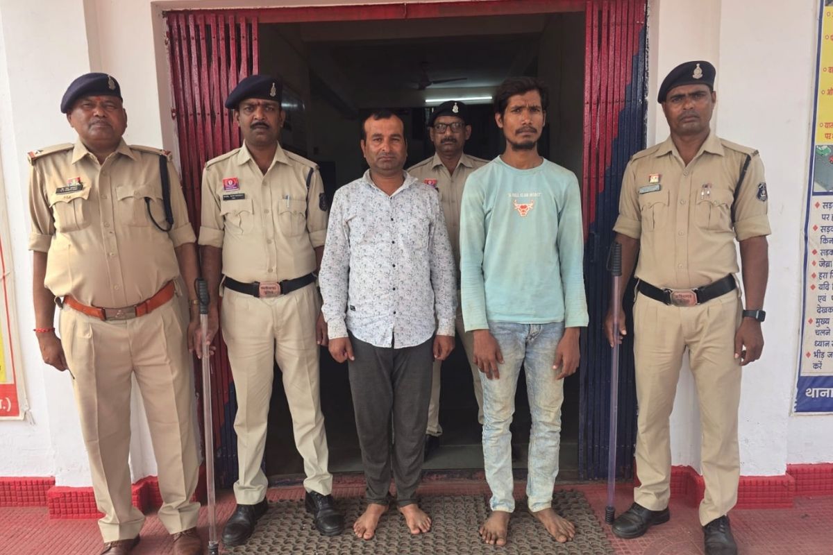 Janjgir Fraud News: छत्तीसगढ़ में 27 लाख की साइबर ठगी, बैंक में खाता खुलवाकर म्युल अकाउंट चला रहे दो आरोपी गिरफ्तार