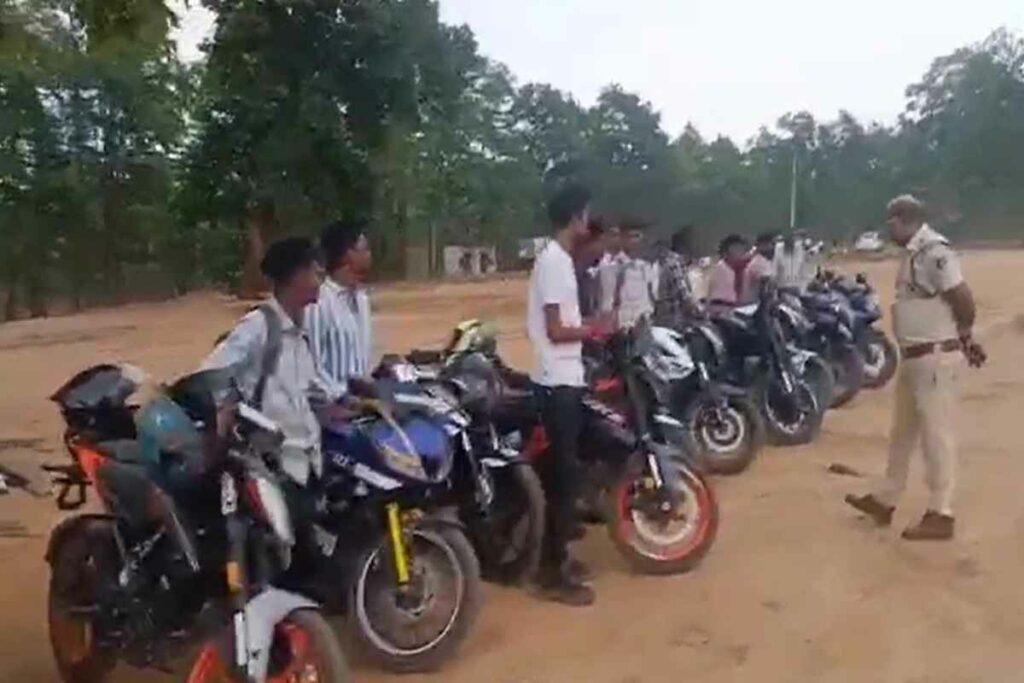 Jashpur Bikers Gang/ Image Credit: IBC24