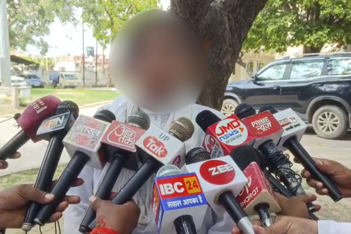 AAP Leader Adult Video Viral: आम आदमी पार्टी की महिला नेत्री का अश्लील वीडियो वायरल, भीम आर्मी के प्रदेश सचिव सहित तीन के खिलाफ मामला दर्ज
