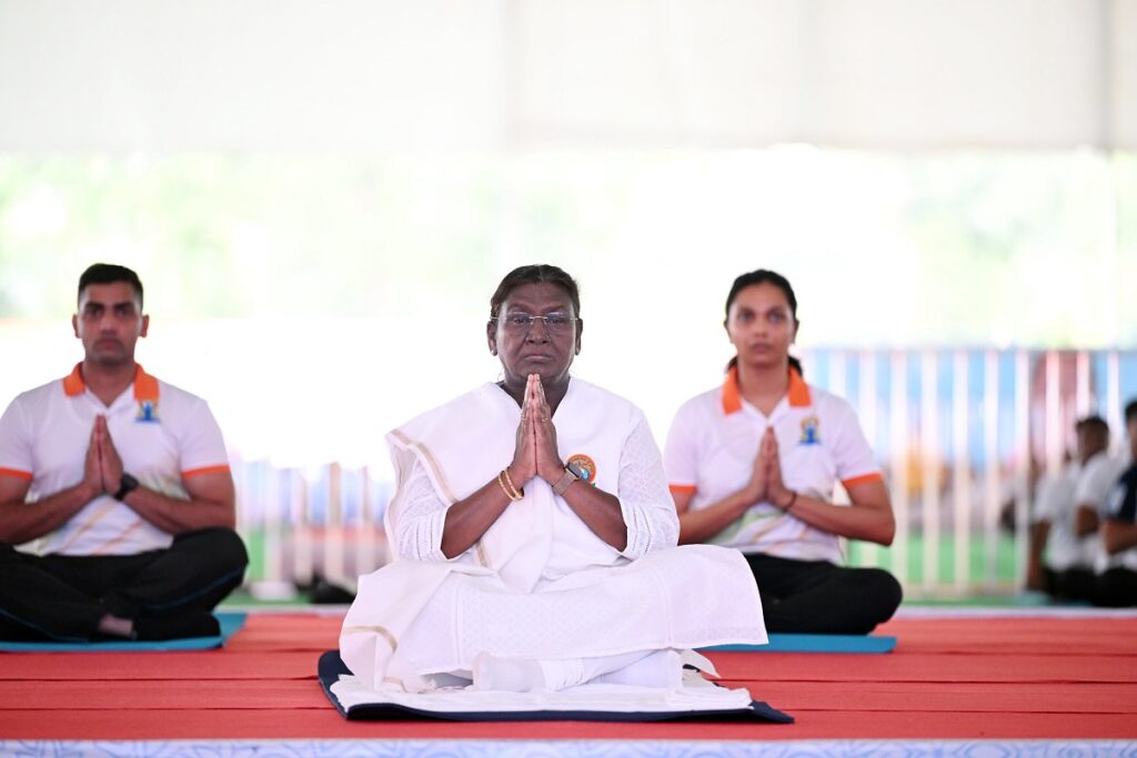 International Yoga Day 2025/Image Credit: @rashtrapatibhvn X Handle
