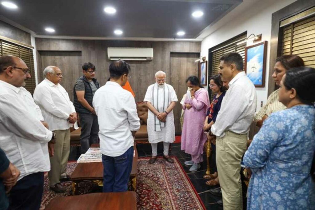 PM Modi Meet Vijay Rupani Family/ Image Credit: Narendra Modi X Handle