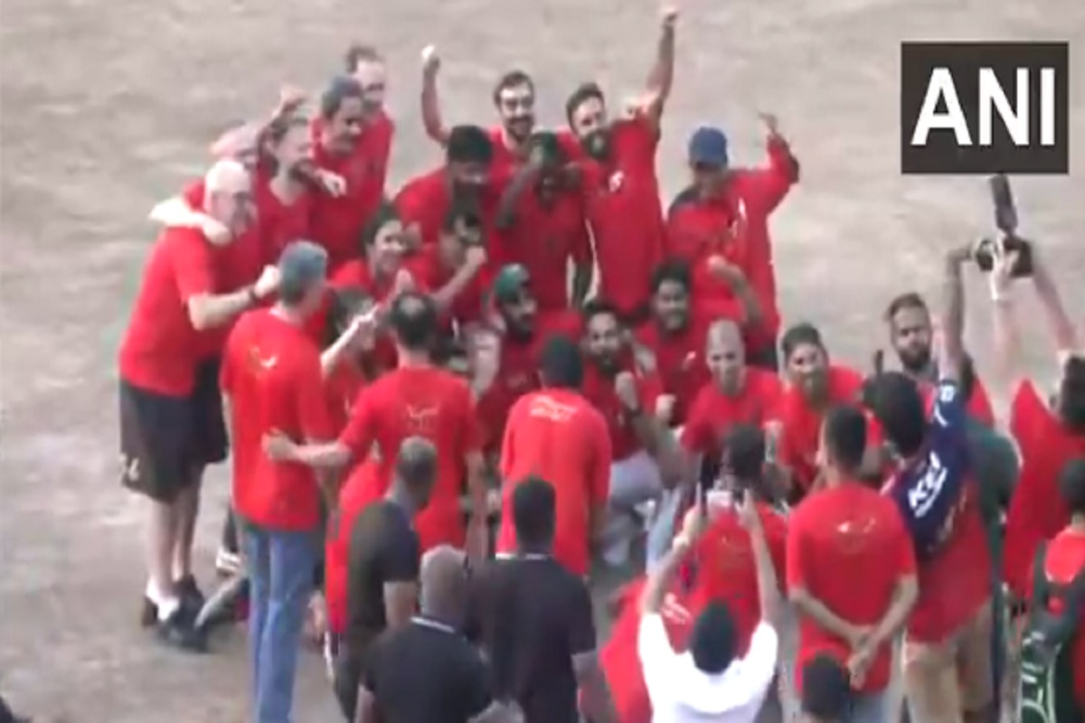 RCB Victory Parade Stampede Update: बाहर भगदड़.. अंदर जीत का जश्न, 10 मिनट में खत्म हुआ RCB का सम्मान समारोह, कोहली ने कही ये बात