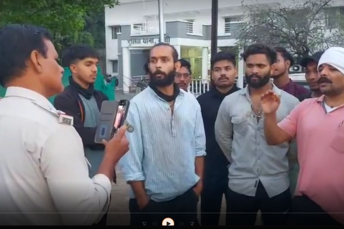 Raisen Mob Lynching: एमपी में मॉब लिंचिंग का शिकार हुए दो युवक, गायों के साथ लौट रहे थे, भीड़ ने की जमकर पिटाई, अस्पताल में हुई मौत