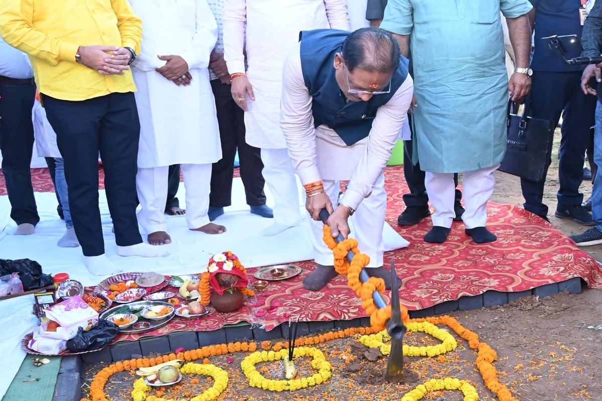 CG News: कुनकुरी में होगा 250 सीटर नालंदा परिसर का निर्माण, लाइब्रेरी में होगी इंडोर और आउटडोर अध्ययन की व्यवस्था, सीएम साय ने किया भूमिपूजन