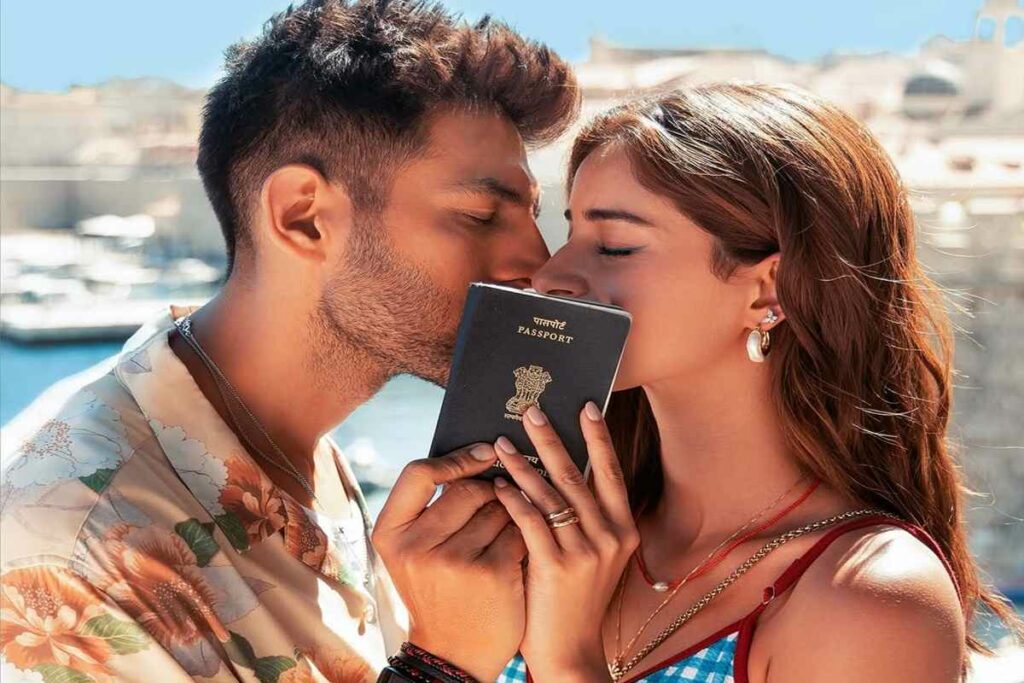 Tu Meri Main Tera Main Tera Tu Meri/Image Credit: karanjohar