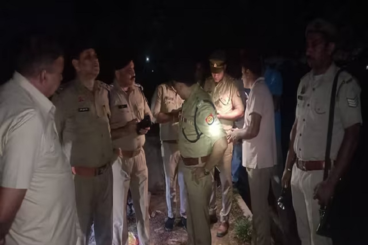 UP News: एक बार फिर ट्रेन पलटाने की साजिश, इस जगह पर बिछी पटरियों पर रखा था पाइप, लोको पायलट की सूझबूझ से ऐसे टला हादसा