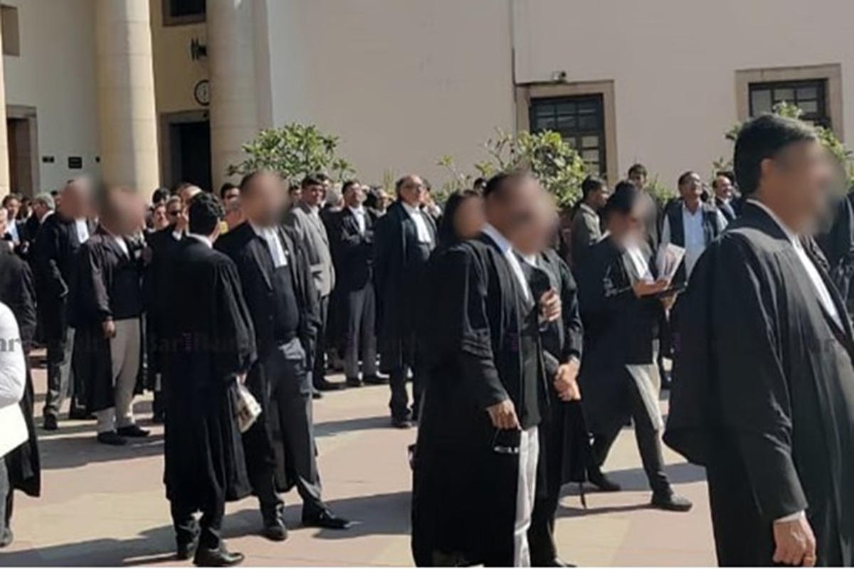 Delhi Bar Association: गर्मियों में काला कोट पहनने से वकीलों को मिली छूट, बार एसोसिएशन ने लिया बड़ा फैसला