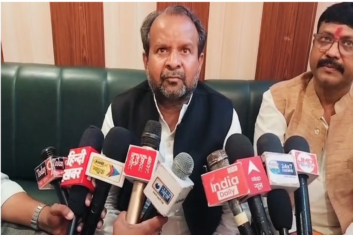 3 MLA Expelled From SP: सपा से निष्कासित किये गए तीन विधायक, राष्ट्रीय सचिव अवलेश सिंह बोले- अभी कुछ और विधायकों पर हो सकती है कार्रवाई