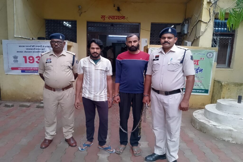 Cyber ​​Fraud With Police/ Image Credit: IBC24