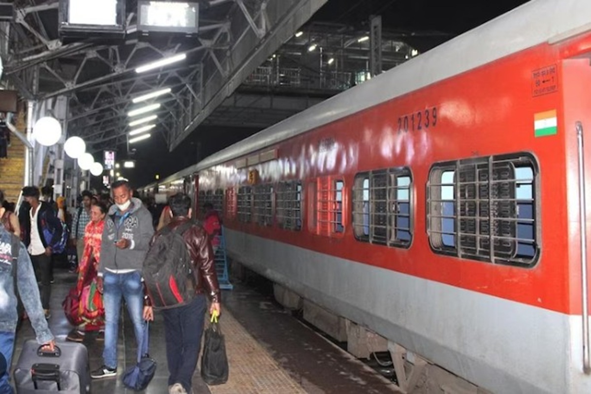 Train Fare Chart 2025: एक जुलाई से महंगा हो जाएगा ट्रेन का सफर, लागू होगा किराए का नया टैरिफ, किस क्लास में कितनी बढ़ोत्तरी? देखें