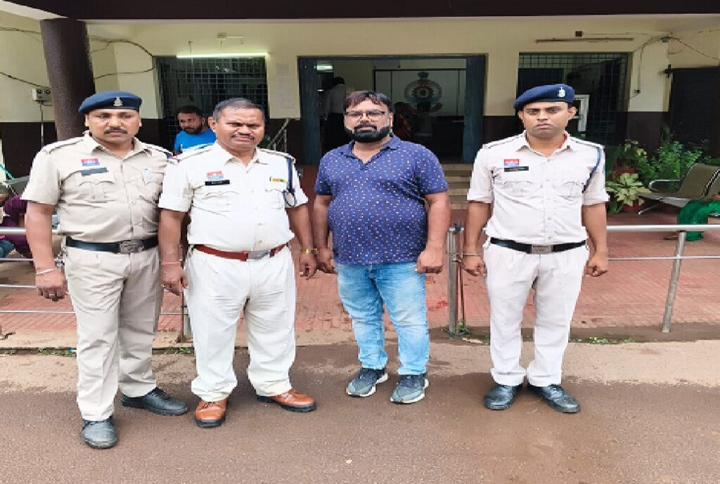 Fraud Arrested In Durg/Image Credit: IBC24