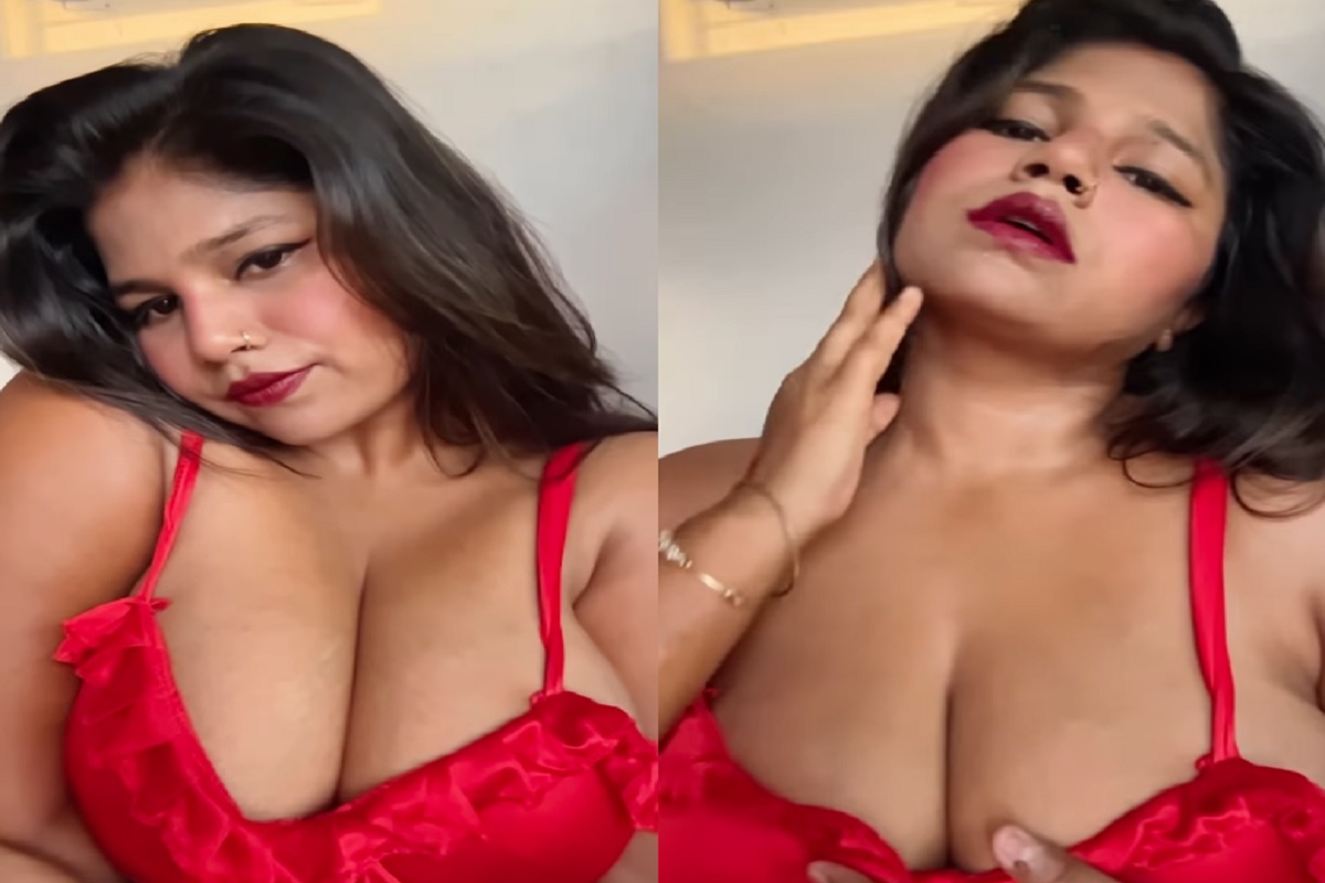 Sexy Video: कैमरा चालू करके देसी भाभी ने दिया सेक्सी पोज, वीडियो वायरल होने के बाद मचा बवाल